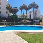 Estudio Con Piscina Y Parking, Playa A 4 Min A Pie, Tren A 2 Min