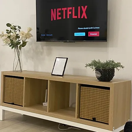 Estudio Con Piscina Y Parking, Playa A 4 Min A Pie, Tren A 2 Min *