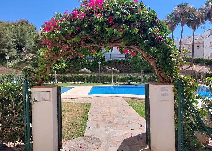 Apartment Estudio Con Piscina Y Parking, Playa A 4 Min A Pie, Tren A 2 Min Fuengirola