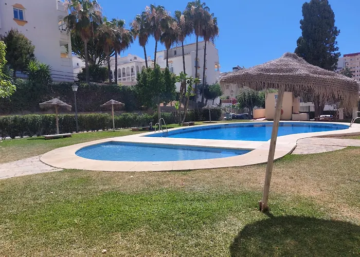 Estudio Con Piscina Y Parking, Playa A 4 Min A Pie, Tren A 2 Min Apartment Fuengirola