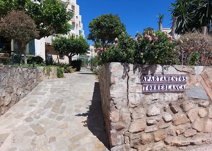 Estudio Con Piscina Y Parking, Playa A 4 Min A Pie, Tren A 2 Min Apartment *