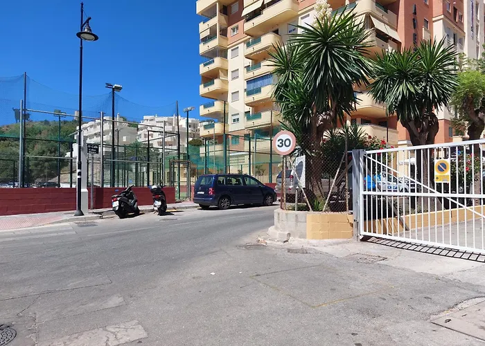 Apartment Estudio Con Piscina Y Parking, Playa A 4 Min A Pie, Tren A 2 Min Fuengirola