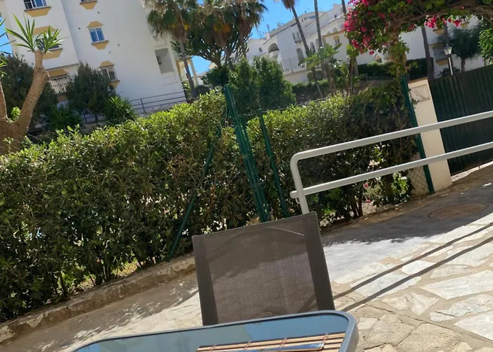 Estudio Con Piscina Y Parking, Playa A 4 Min A Pie, Tren A 2 Min *