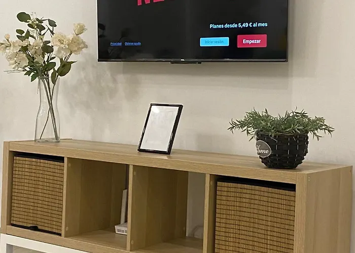 Estudio Con Piscina Y Parking, Playa A 4 Min A Pie, Tren A 2 Min *