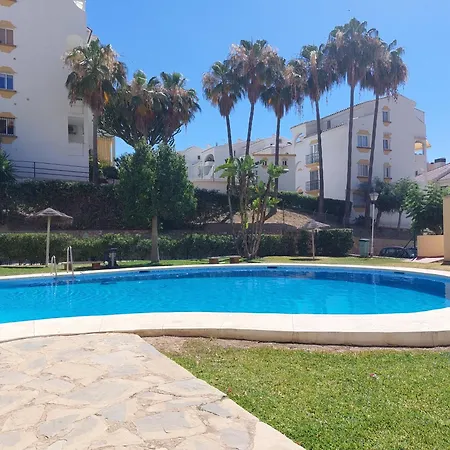 Estudio Con Piscina Y Parking, Playa A 4 Min A Pie, Tren A 2 Min