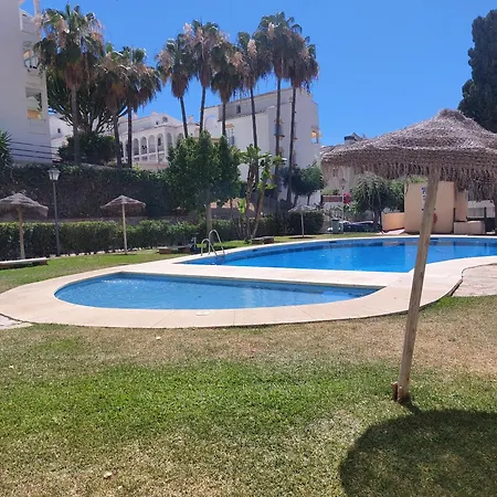 Estudio Con Piscina Y Parking, Playa A 4 Min A Pie, Tren A 2 Min 아파트 푸엔히롤라