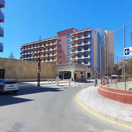 Estudio Con Piscina Y Parking, Playa A 4 Min A Pie, Tren A 2 Min *