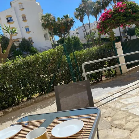 Estudio Con Piscina Y Parking, Playa A 4 Min A Pie, Tren A 2 Min *