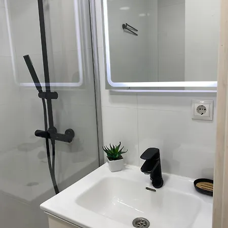 아파트 Estudio Con Piscina Y Parking, Playa A 4 Min A Pie, Tren A 2 Min *