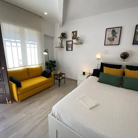 Estudio Con Piscina Y Parking, Playa A 4 Min A Pie, Tren A 2 Min *