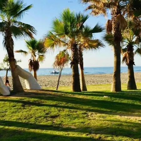 Estudio Con Piscina Y Parking, Playa A 4 Min A Pie, Tren A 2 Min 아파트 푸엔히롤라