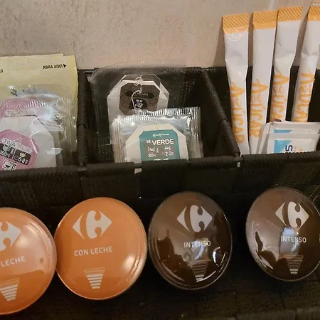 Estudio Con Piscina Y Parking, Playa A 4 Min A Pie, Tren A 2 Min 푸엔히롤라