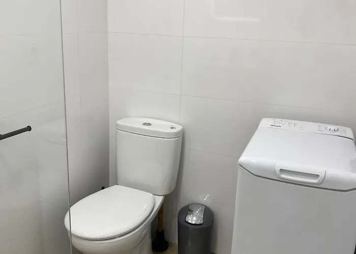 Estudio Con Piscina Y Parking, Playa A 4 Min A Pie, Tren A 2 Min