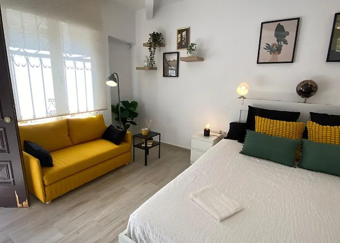 Estudio Con Piscina Y Parking, Playa A 4 Min A Pie, Tren A 2 Min *