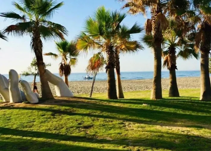 Estudio Con Piscina Y Parking, Playa A 4 Min A Pie, Tren A 2 Min Apartment Fuengirola