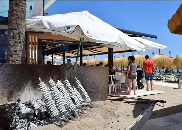 Apartment Estudio Con Piscina Y Parking, Playa A 4 Min A Pie, Tren A 2 Min