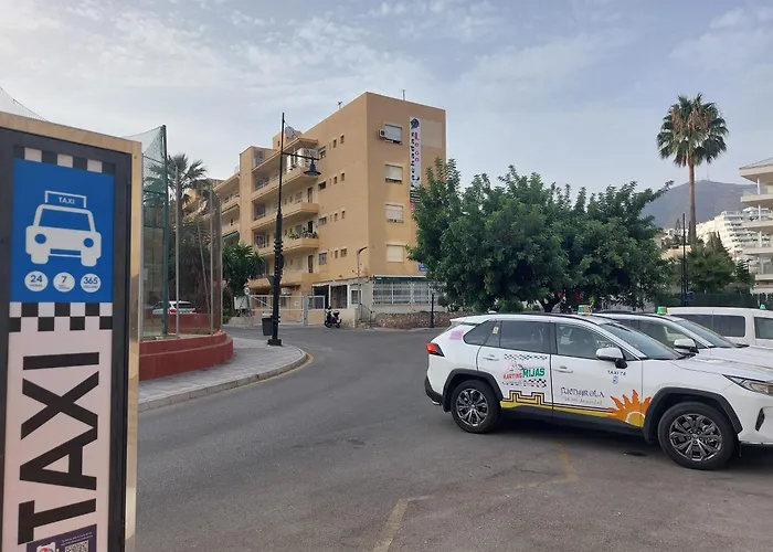 Estudio Con Piscina Y Parking, Playa A 4 Min A Pie, Tren A 2 Min * Fuengirola